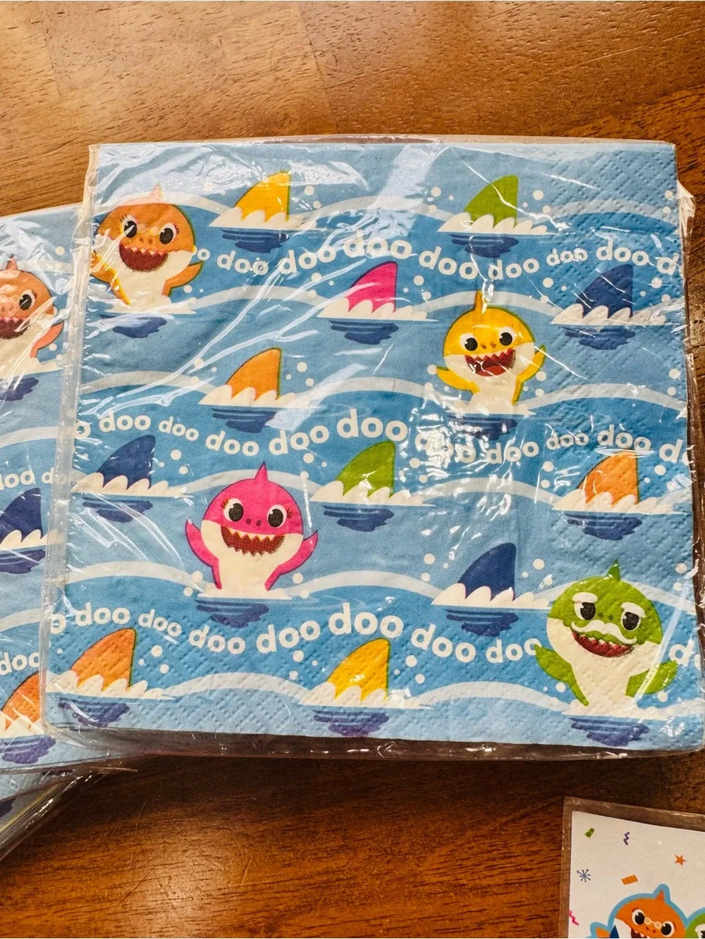 D8 Party Decorations- Baby Shark 14 piece party kit set ￼